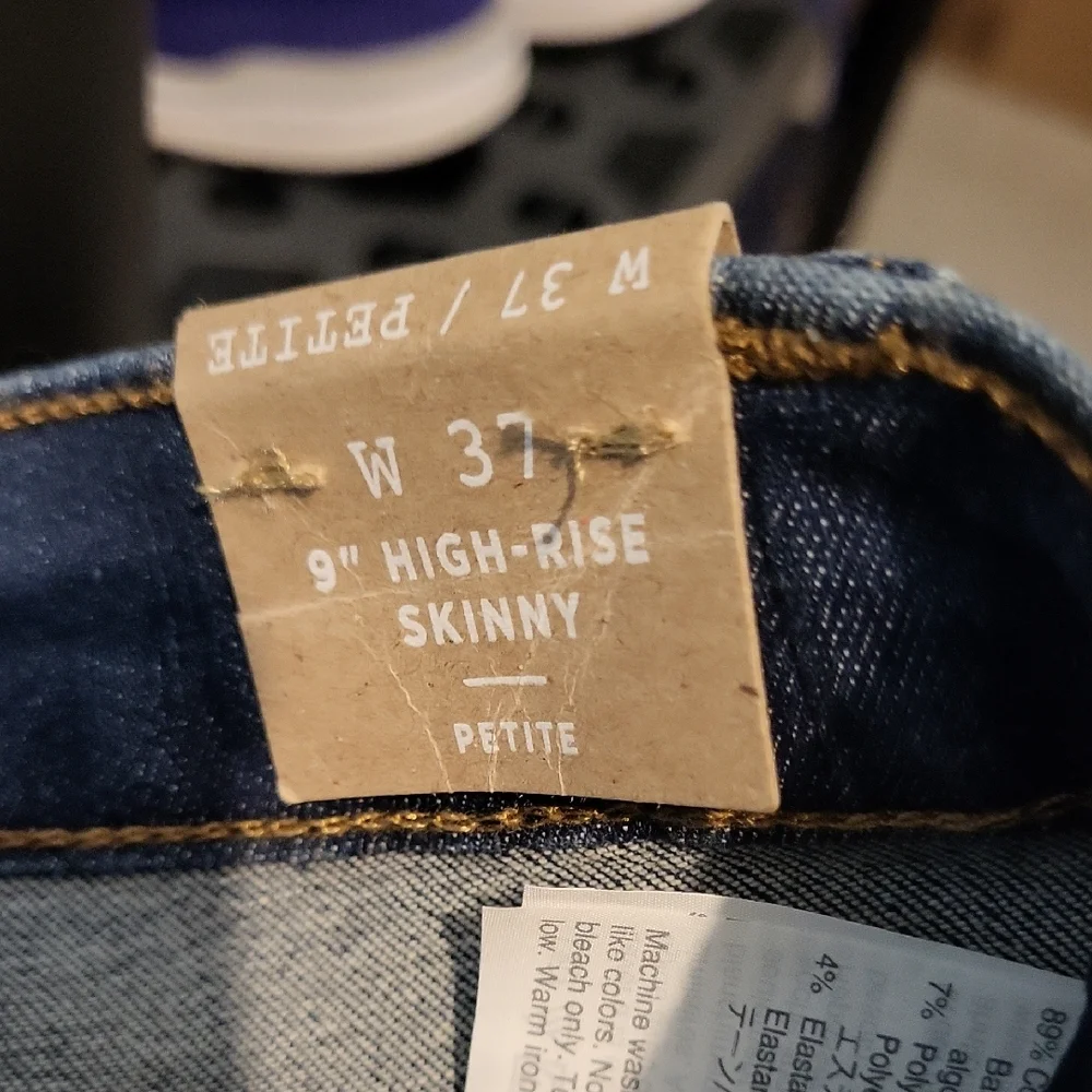 Madewell 9" Mid-Rise Skinny Jeans in Paloma Wash: Raw-Hem - Picture 6 of 7